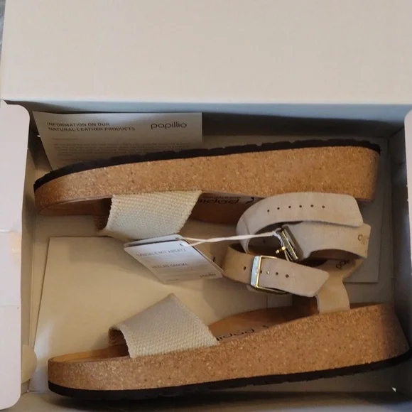 Birkenstock Sandals- Size 40 (9-9.5) Cream with Gold Buckle- Papillo Glenda NWT - Picture 1 of 8